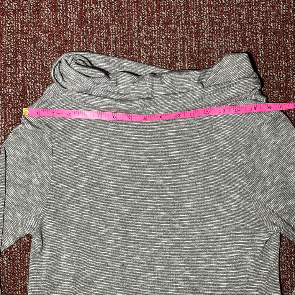 Kaileigh Light Green Gray Cowl Neck relaxed fit tunic loose fit 3/4 sleeve top - Picture 10 of 12